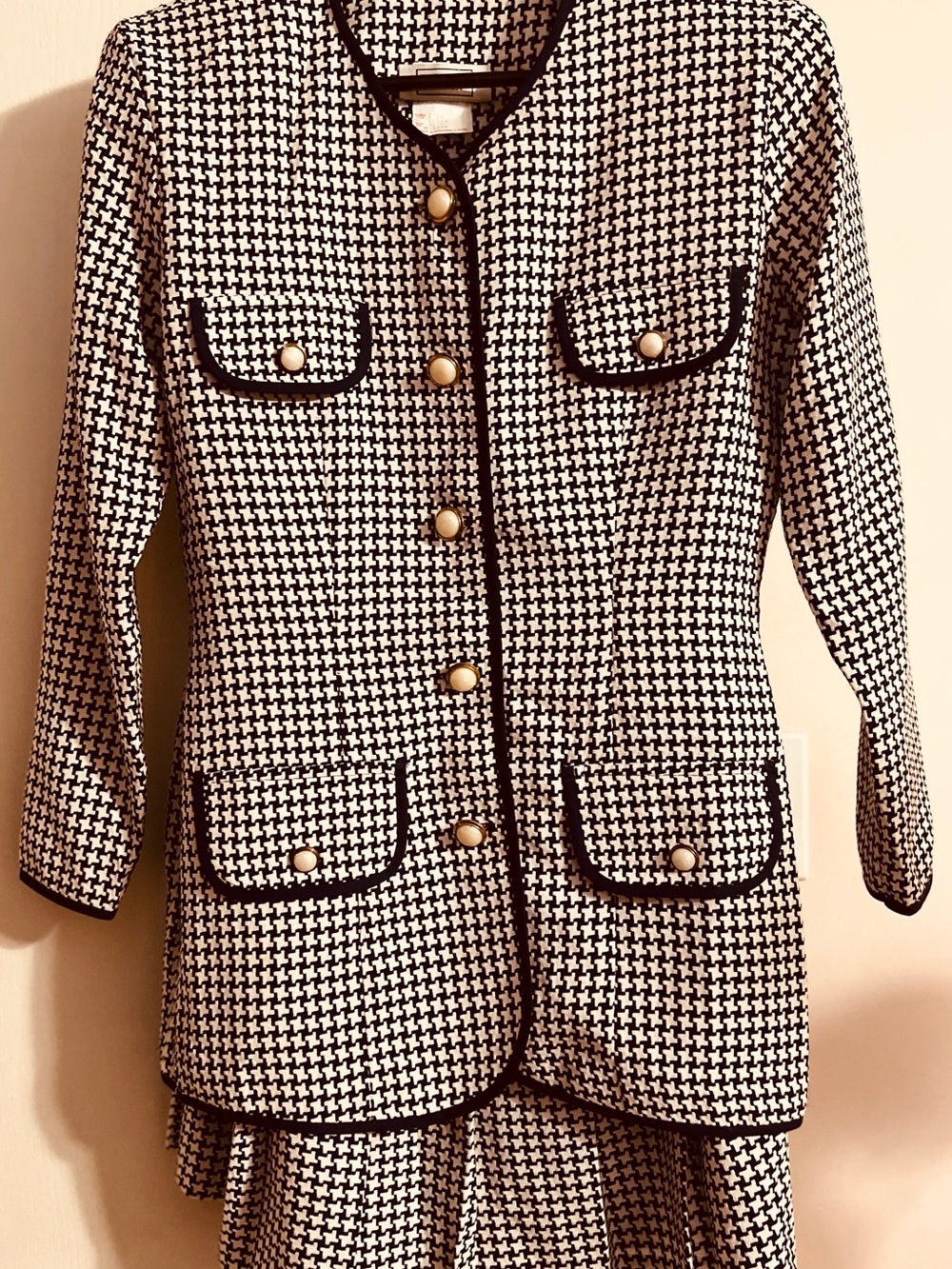 Classic Black & White Houndstooth Women's Jacket and Skirt Set